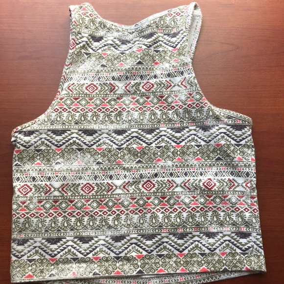 Patterned Crop Top - Picture 2 of 2